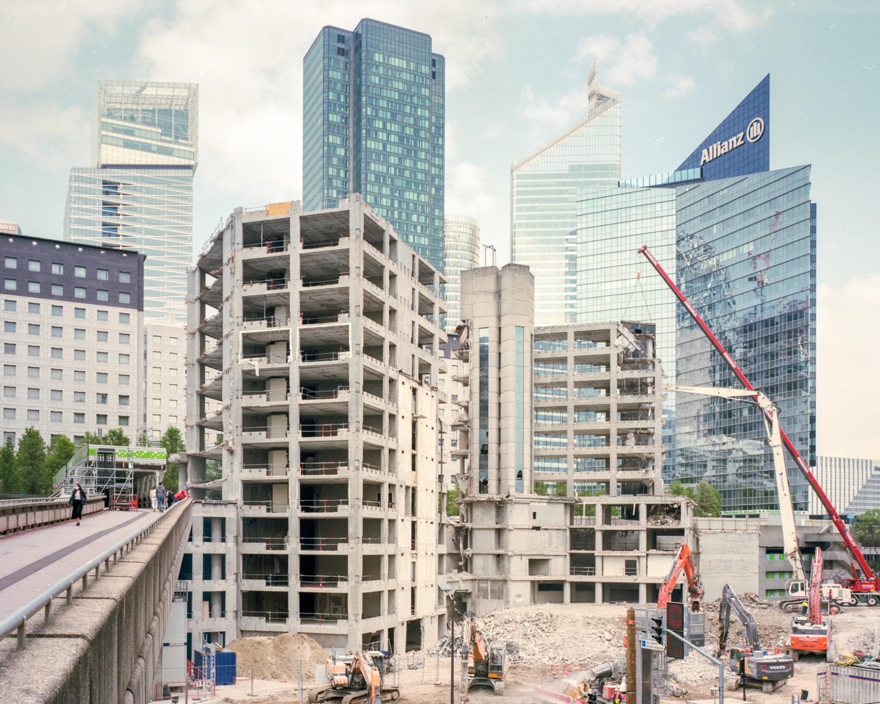 Démolition, La Défense