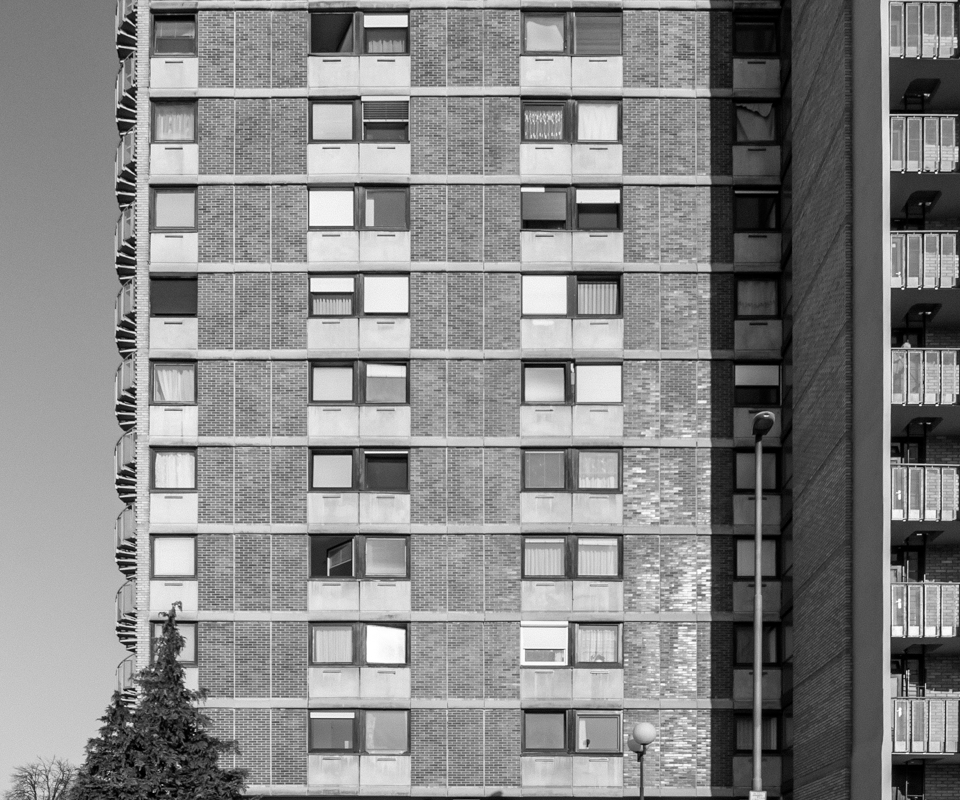 Stanovanjski blok, nekdanji Hotel Lipa, Ljubljana / 1983, Milo&scaron; Lapajne