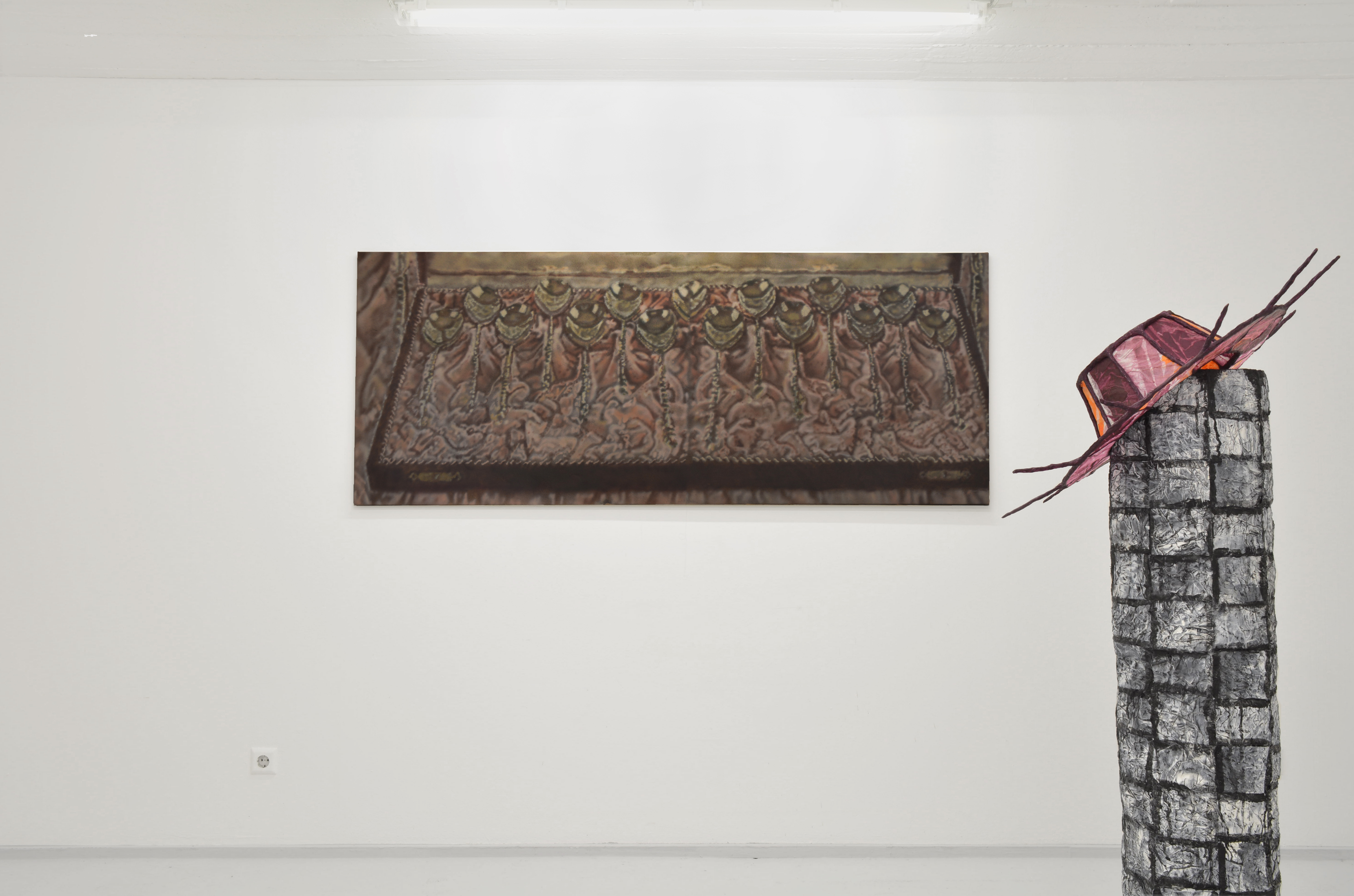 exhibition view "pending objects pt2", new now artspace, Frankfurt/Main | for up to 14,5 guests, acrylic on canvas, 80 x 200 x 2,5 cm, 2021 | right: Stine Ølgod