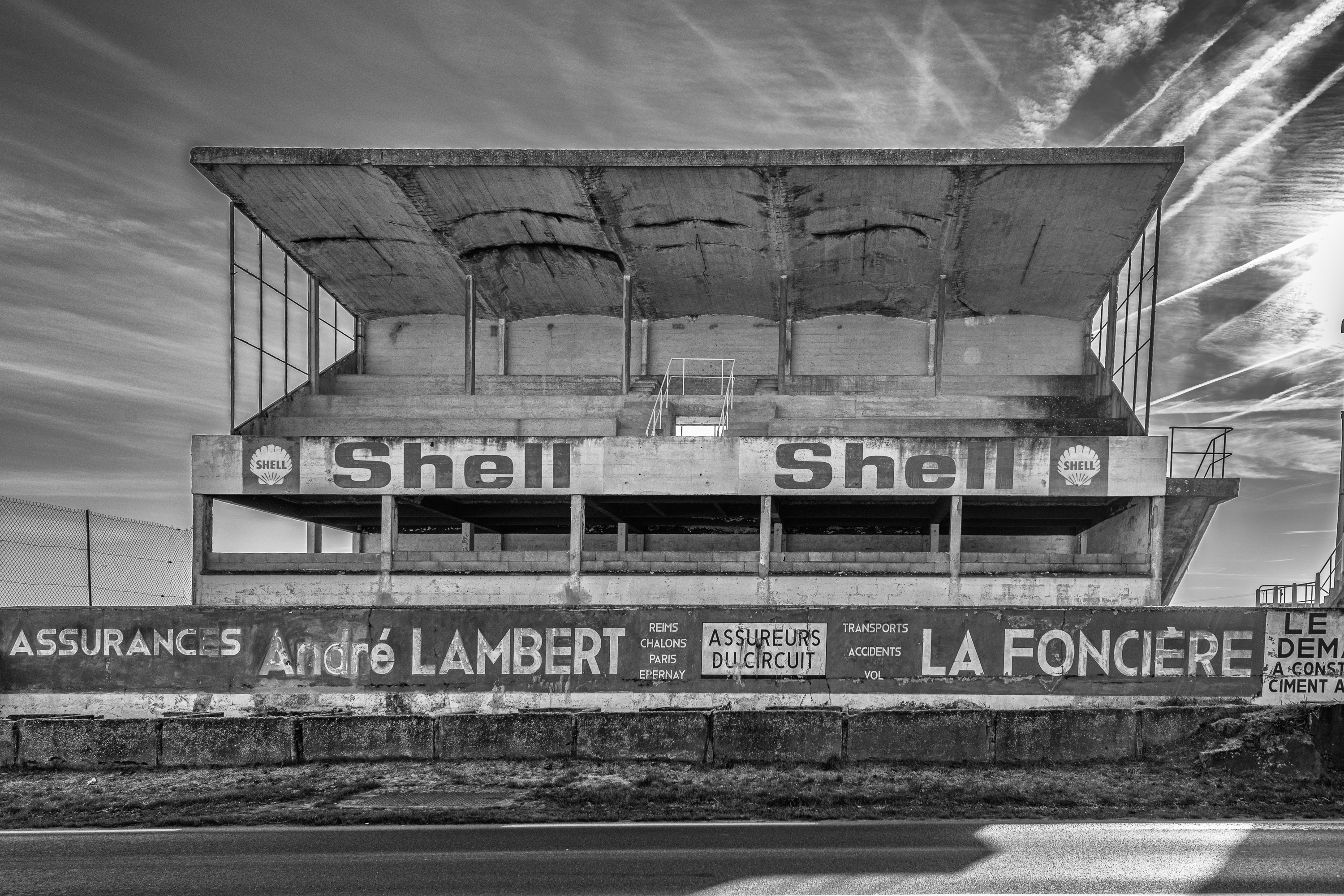 Le circuit de Reims-Gueux de forme triangulaire entre les villages de Thillois et de Gueux. Long de 7,816 km il est classé.