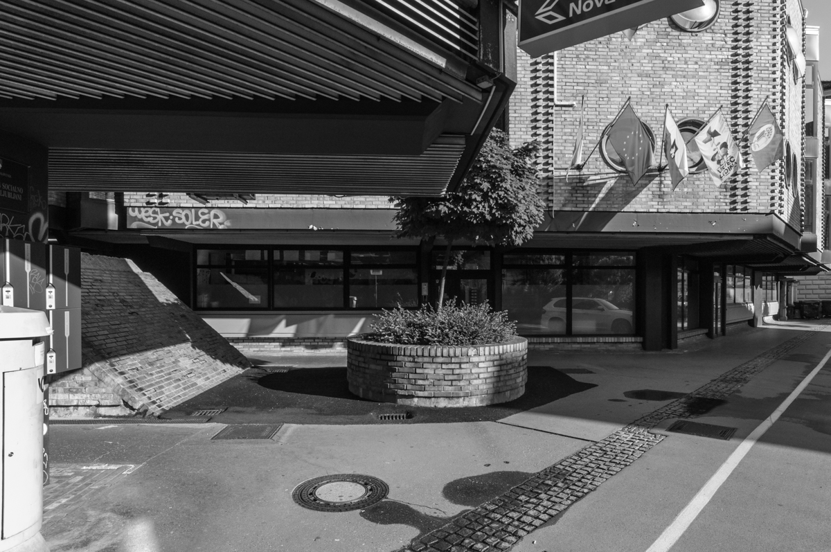 VVZ Ledina, Ljubljana / 1976, Milan &Scaron;trukelj, Hugo Porenta, Alenka Velkavrh