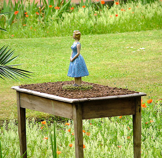  LE DEE DENTRO    2004 ceramica cm h50 