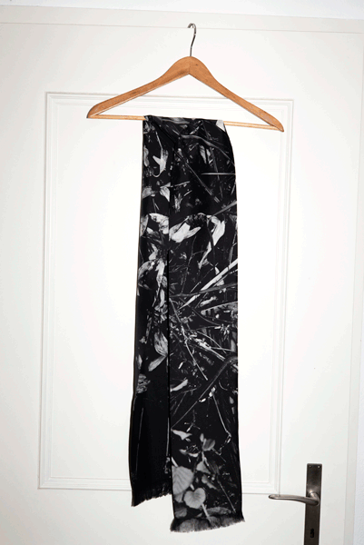 BROKEN FLOWERS / 16x200cm / 100% Habotai Silk