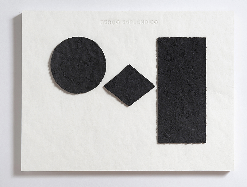 2020 l Berço Esplêndido l Carvão e aglutinante sobre papel cartão l 40x30cm