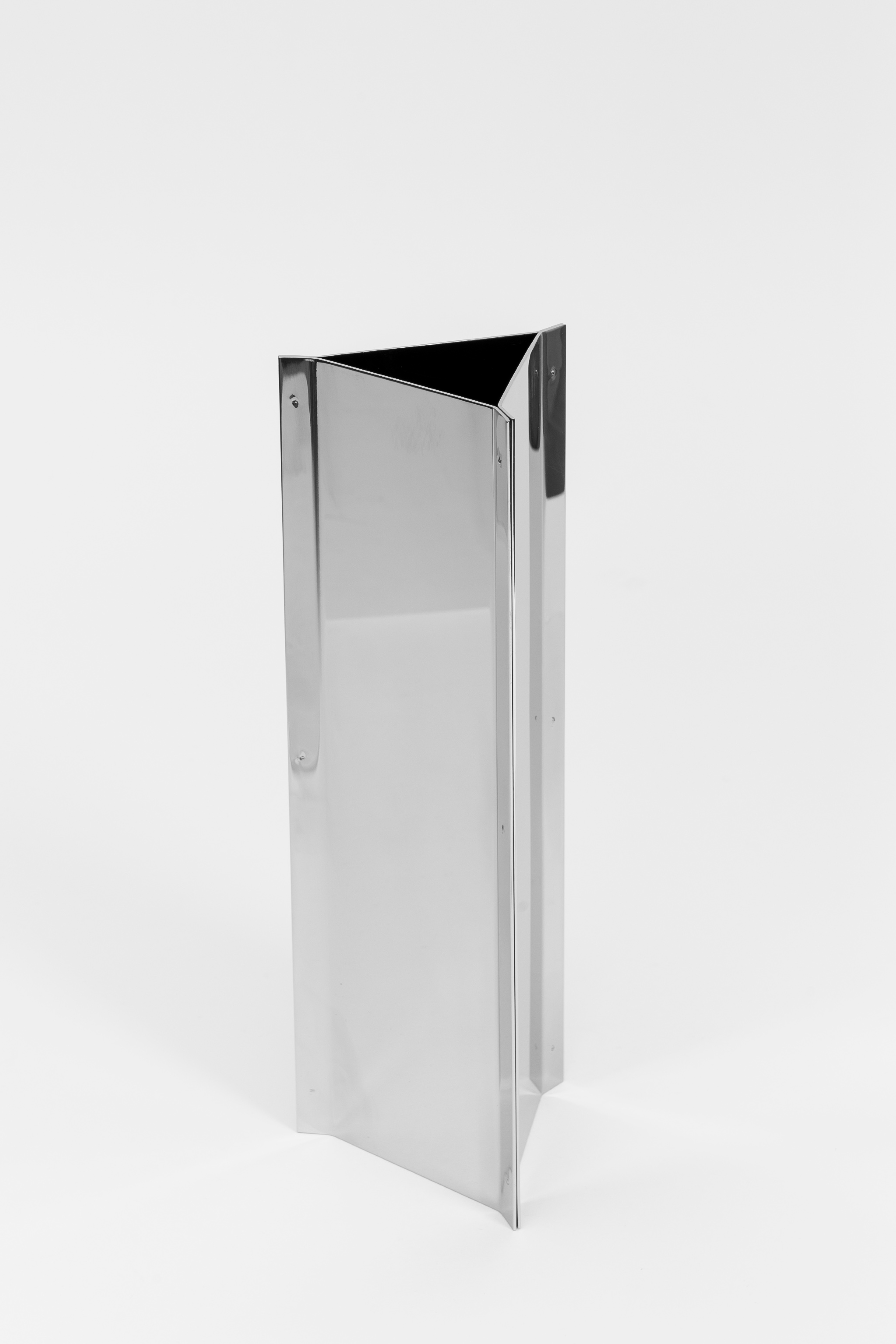 Triangle 13, inox, 2020