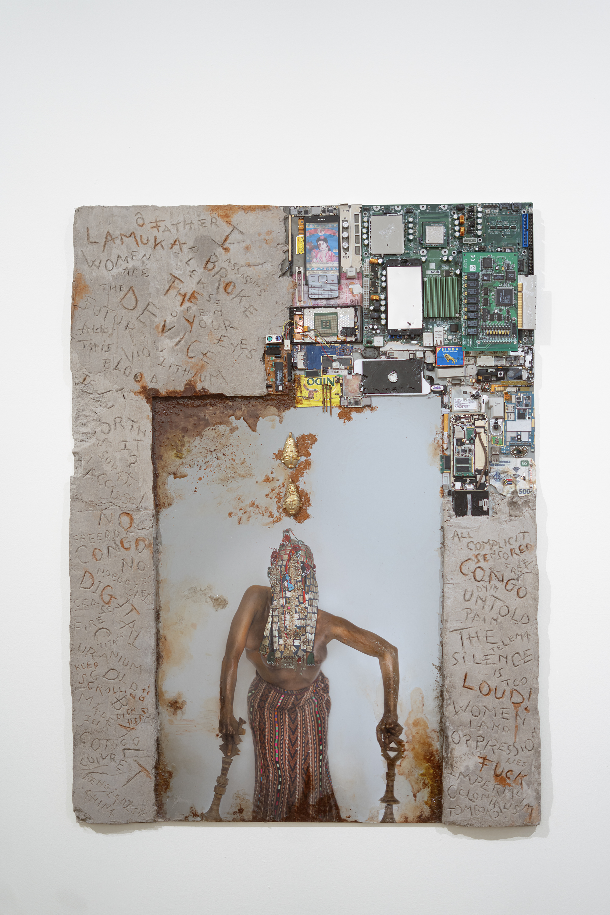 TITRE  It Was Me Inside The Device 120x75cm | photo contrecollée, Dibond Electronic Material Recycled on Concrete ︎LIMITED EDITION | ASK FOR PRICE |  Currently exhibited in London