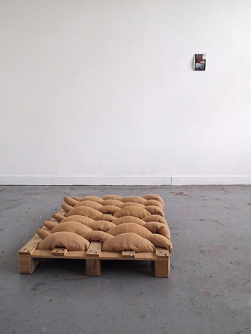 Weaving, wooden pallets, hessian, lint, 120 x 80 cm, 2014