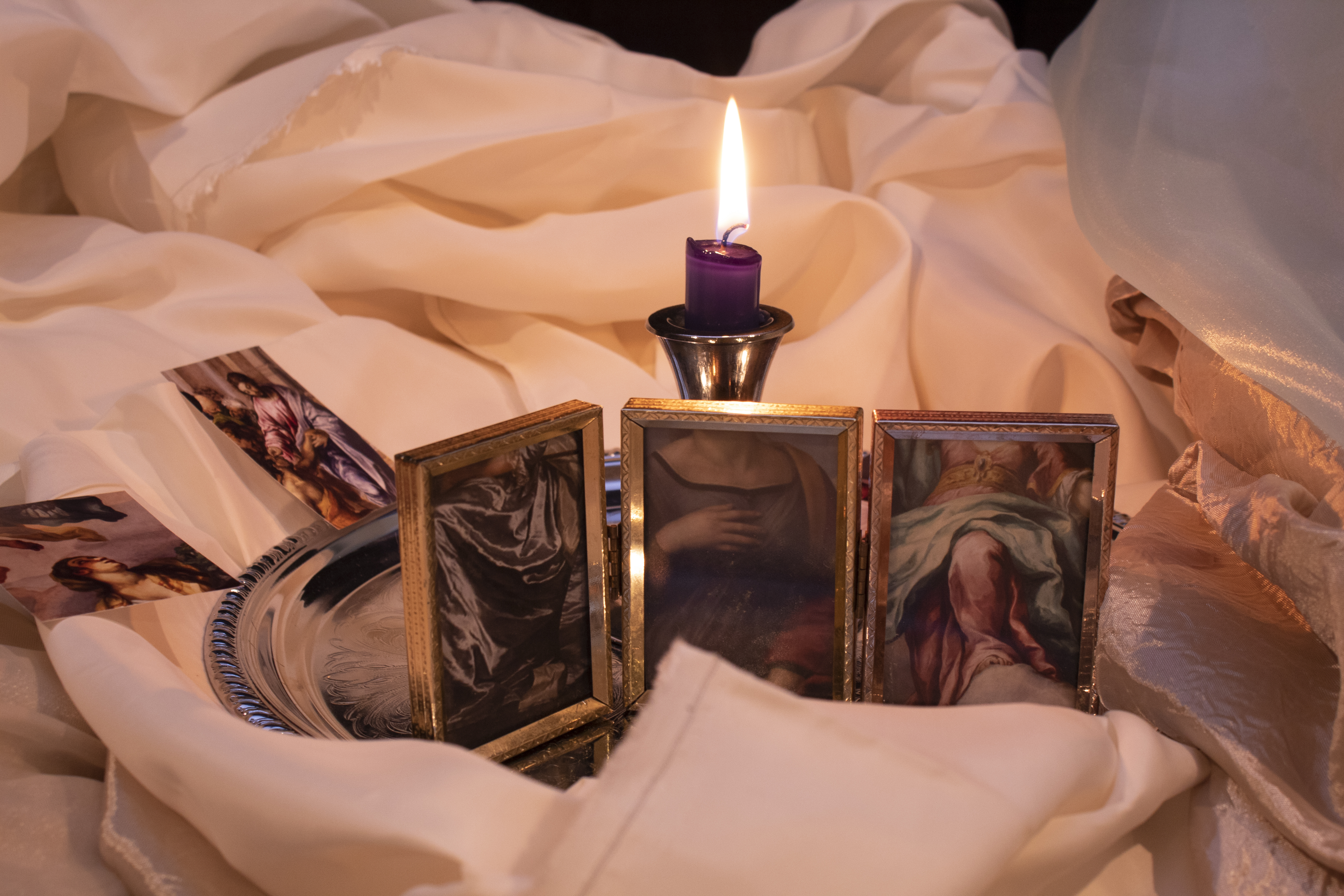 Honorable Mention, Madi Morin, Renaissance Drapery, Digital photography, 8" x 10"