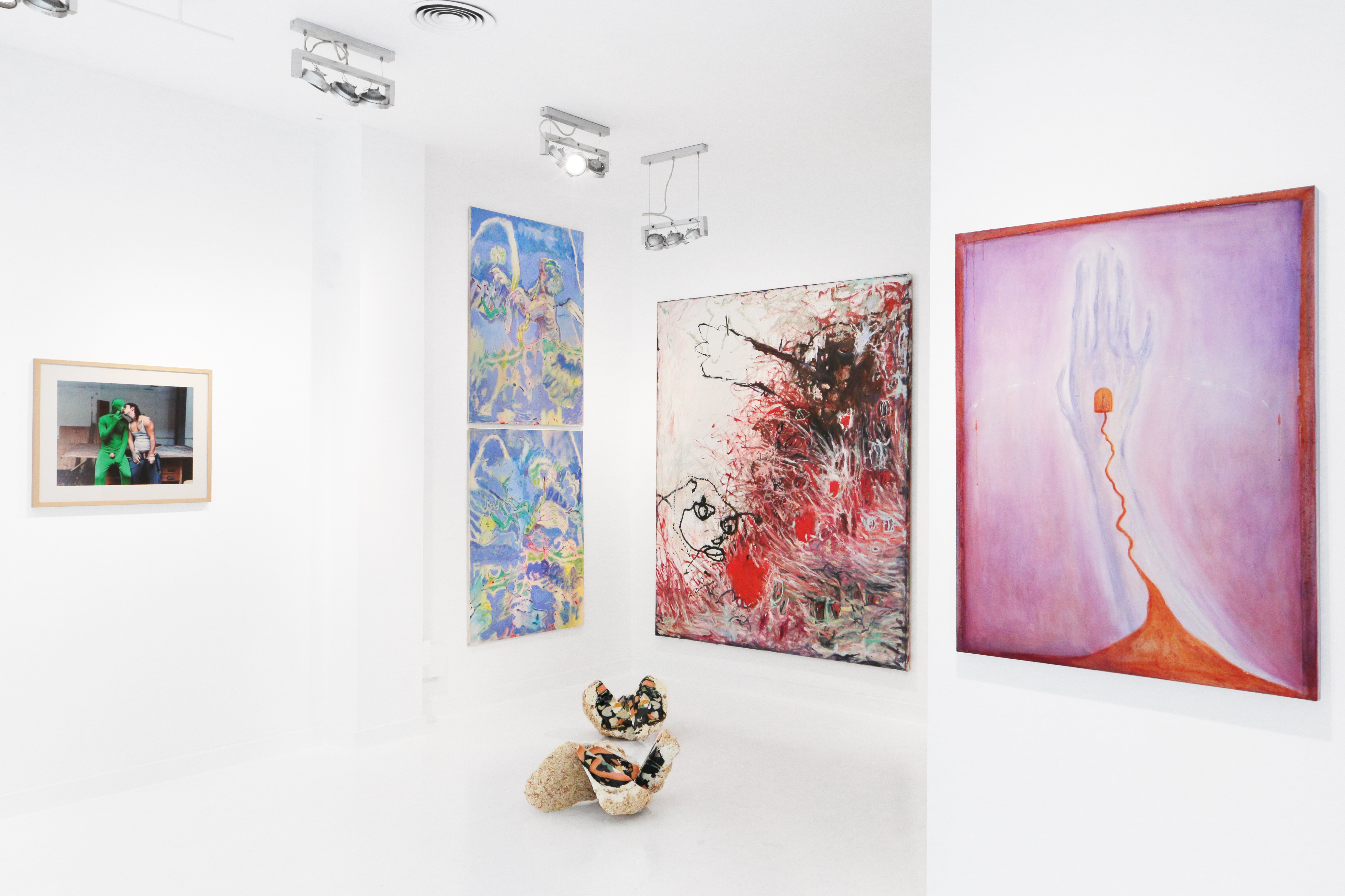 Exhibition View. (L) to (R). Jo Fetto. Marc Sisquella. Alexandra Errington. Juaki Pesudo. Salomé Wu.