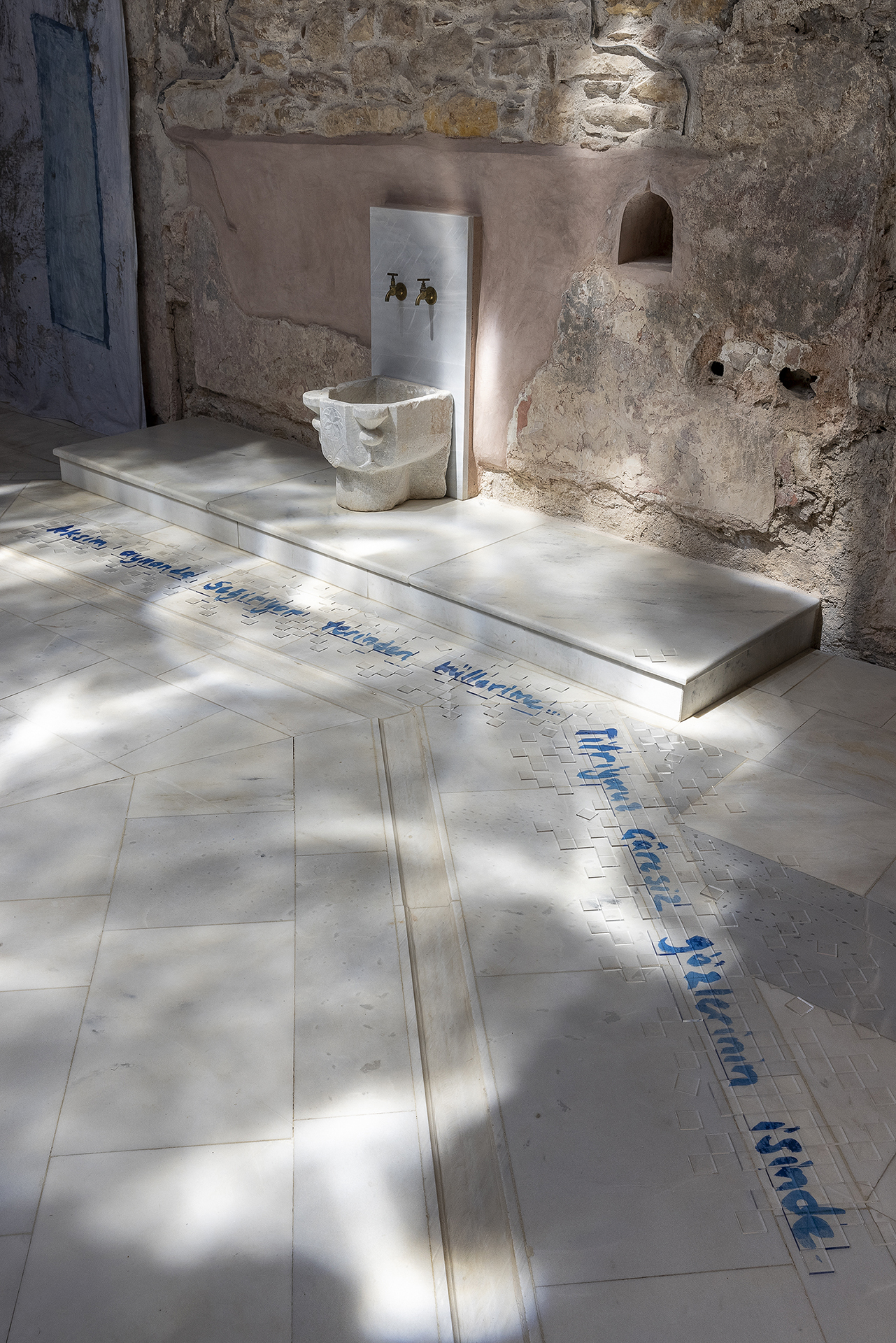 Aykan Safoğlu ,Sweat Poems (1st Variation), 2023, New commission for My Past is a Foreign Country exhibition, courtesy of the artist and DEO projects, photo: Nikos Alexopoulos