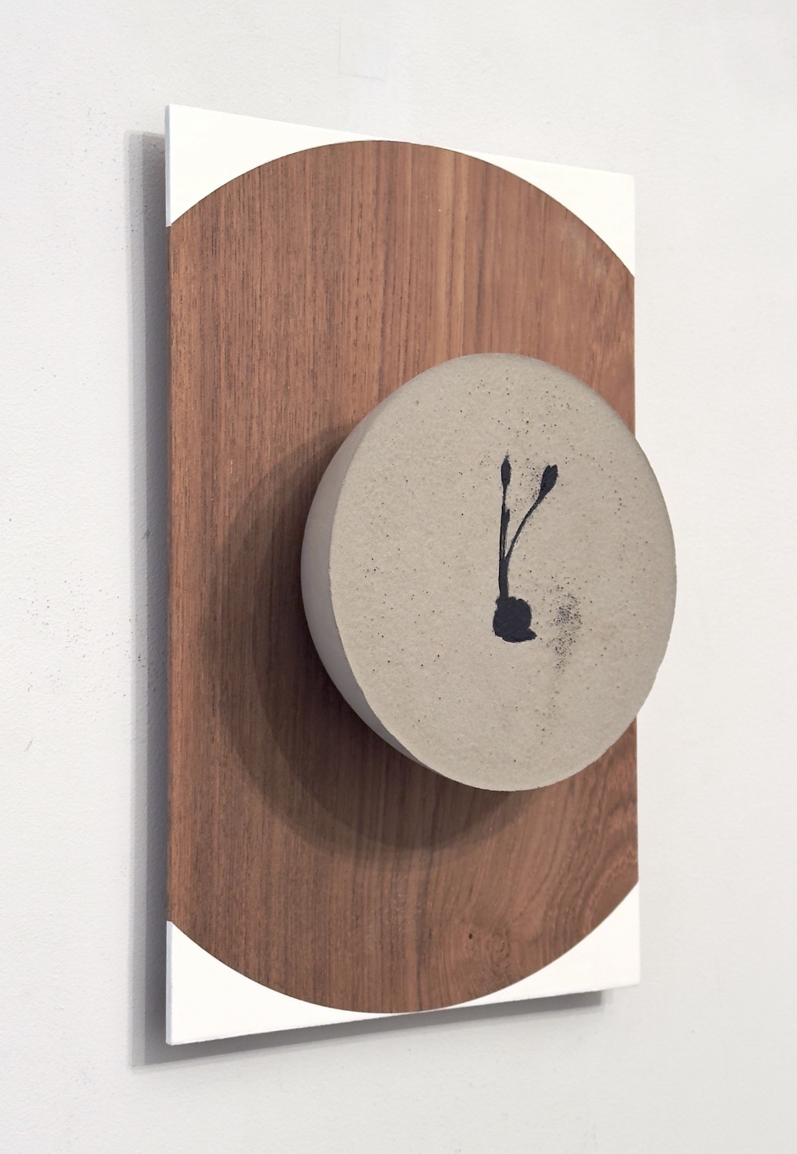 &ldquo;For old times&rsquo; sake 1, embracing&rdquo;, 2026, acrylic on teak wood panel and cement, 30 x 20 cm.