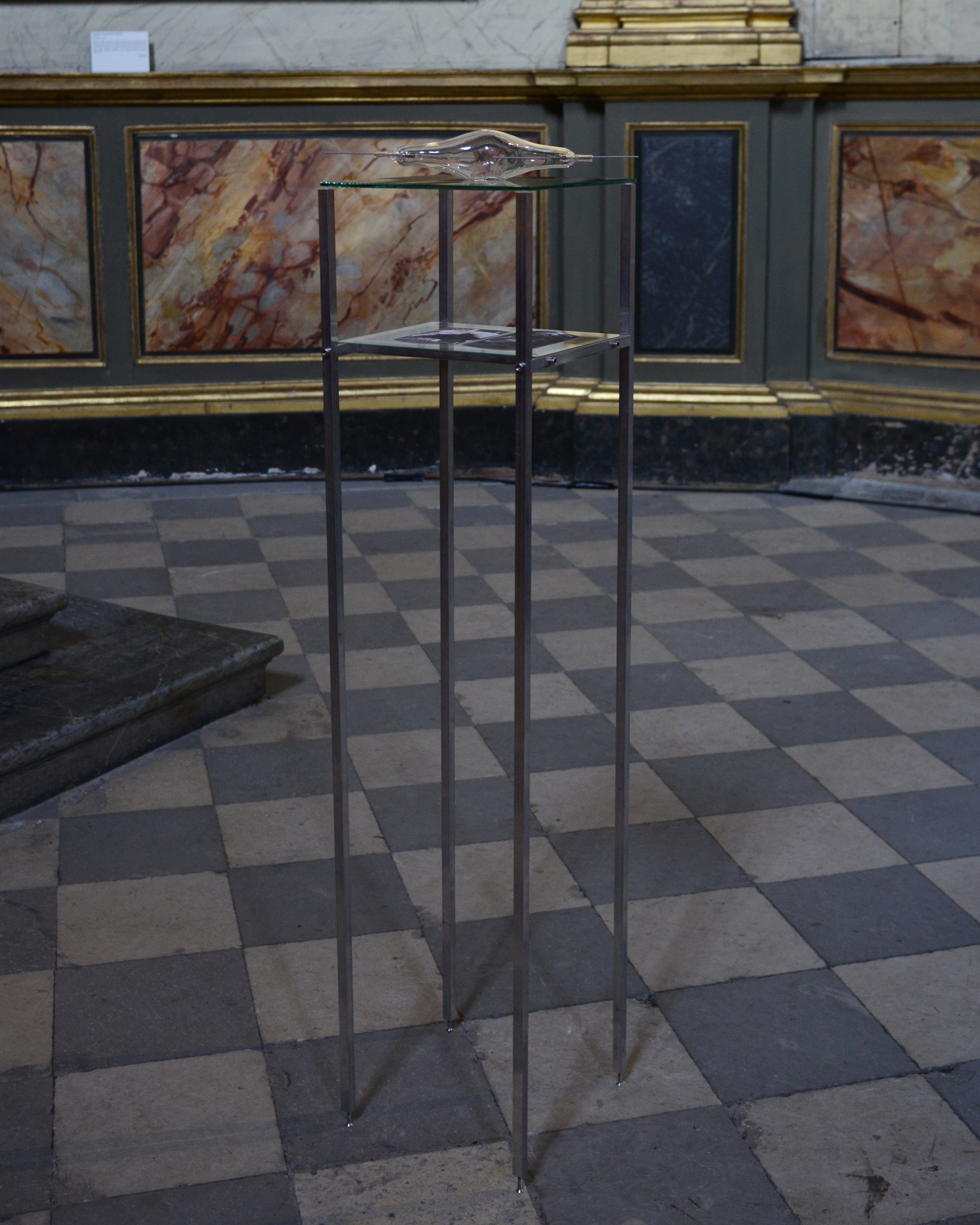 Structure "The odds of a silent promess", collar with Alphee Grand and Glass by Atelier Golddag, 2024