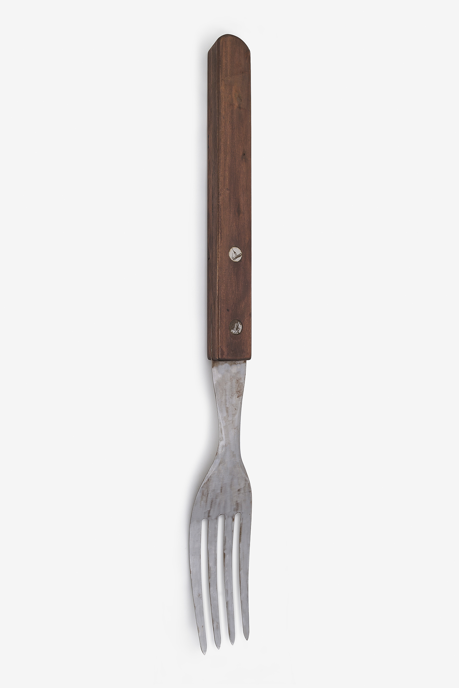 Tenedor libreChapa de hierro, madera eucaliptus, grabado sobre acero inoxidable190 x 20 cm2021