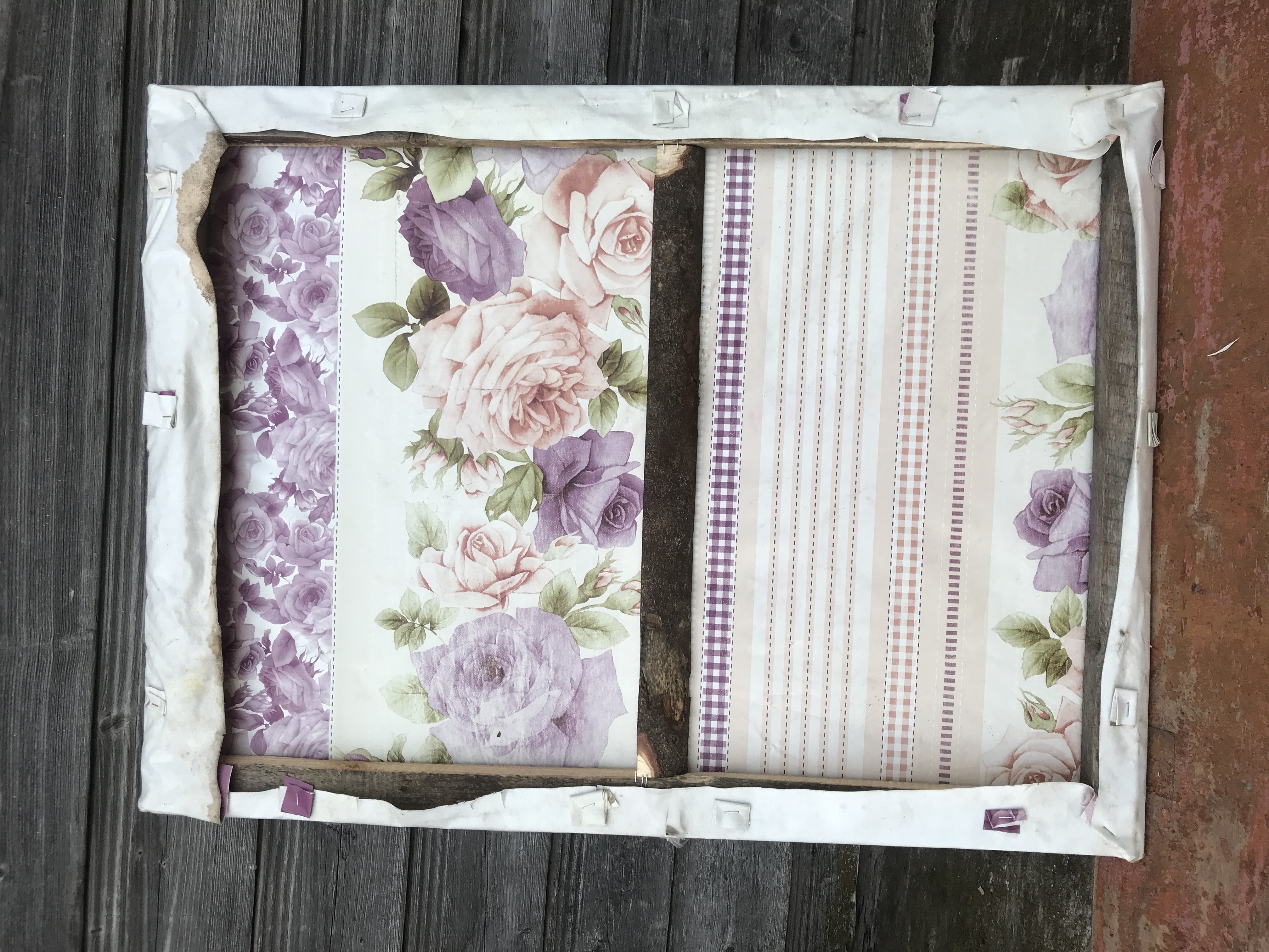 As I exhausted my supply of city-brought canvases, I found myself faced with the necessity of creating new ones. It was a challenge, but one that let me down a path of artistic discovery. The canvas itself became an object of beauty, divorced from its traditional place on a wall. I fashioned a new canvas out of sticks and an old tablecloth, and used cheap green acrylic paint that castamere dollar per liter. Surprisingly, the reverse side of the canvas emerged as a work of art in its own right, capturing the simple yet stunning beauty of modern rural life. In that moment, I realized that art could be found not only in the finished product, but also in the process of creation itself.