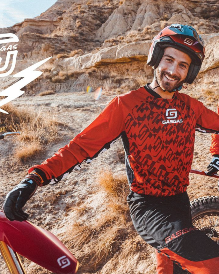 Apparel + accessories collections. MY 2018-22. Project in collaboration with Kiska design agency