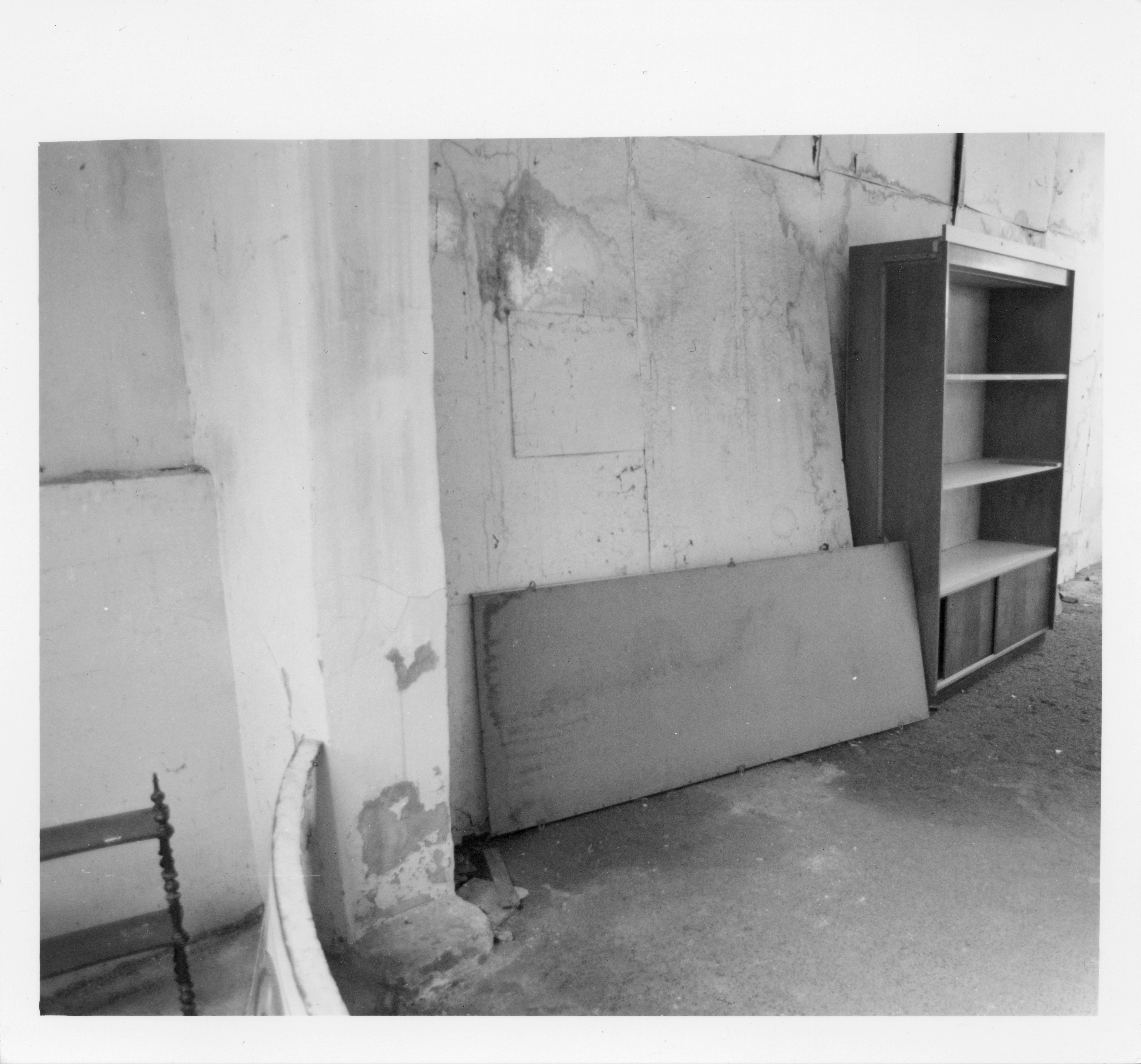 (FS3)P:ES(b)/L:42ks(b)/F/16’ (approx 6 x 5”) Silver-Gelatin print. 2016