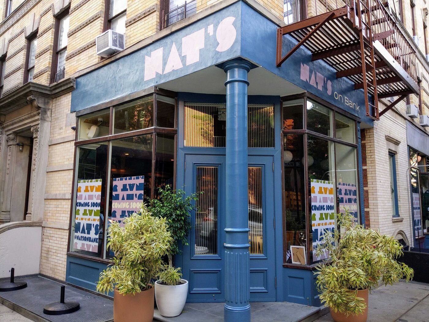 Nat's on Bank | Brand Identity