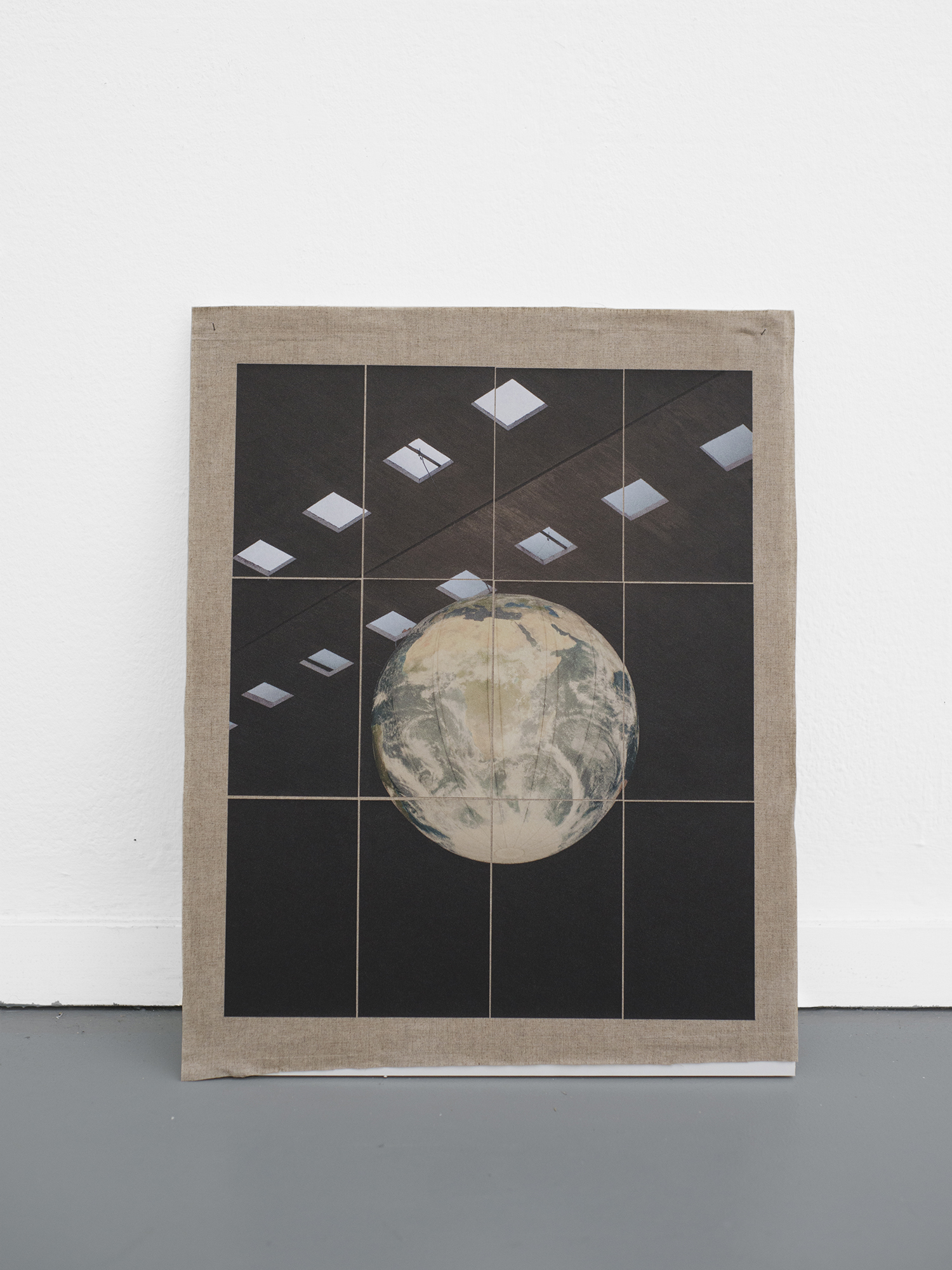 Structures, Globe, 2019 58 x 46 cm / 22.8 x 18.1 in. Archival pigment prints on Tosa Shi – 54 gsm, fixed on linen.