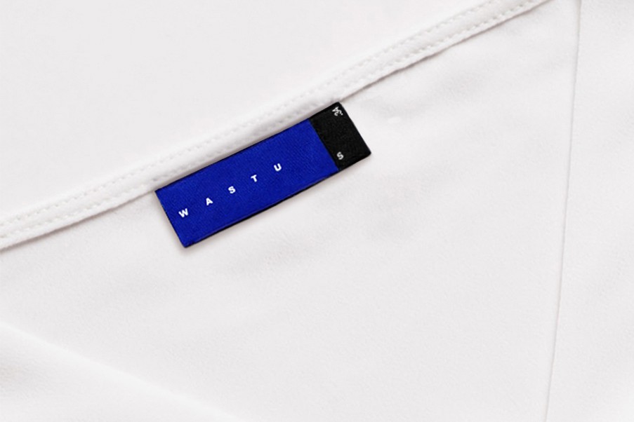 Neck label