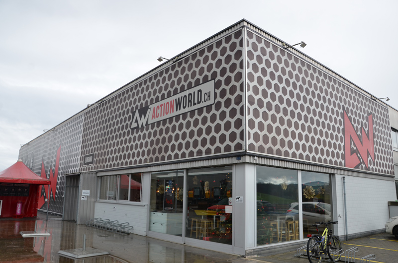 Die grösste Lasertag-Arena der Schweiz. Viele Besucher werden vom Actionworld in unser kleines Dorf gelockt. Auch uns verschlug es regelmässig dort hin. 