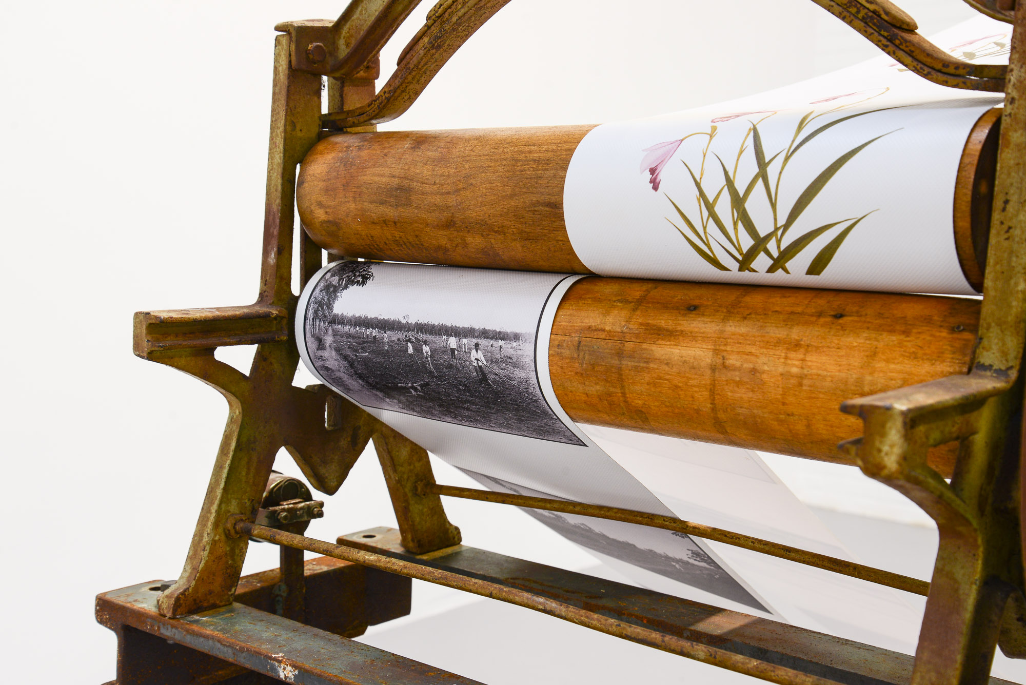 Installatiebeeld 'Hoeders van het Land', Bita Razavi, 2023