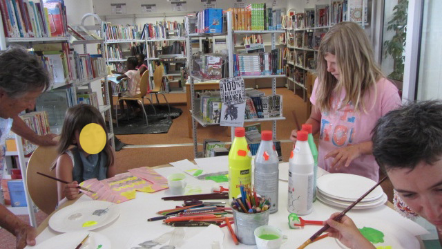 11. Atelier avec l'artiste Catherine Chardonnay à la Médiathèque Nelson Mandela