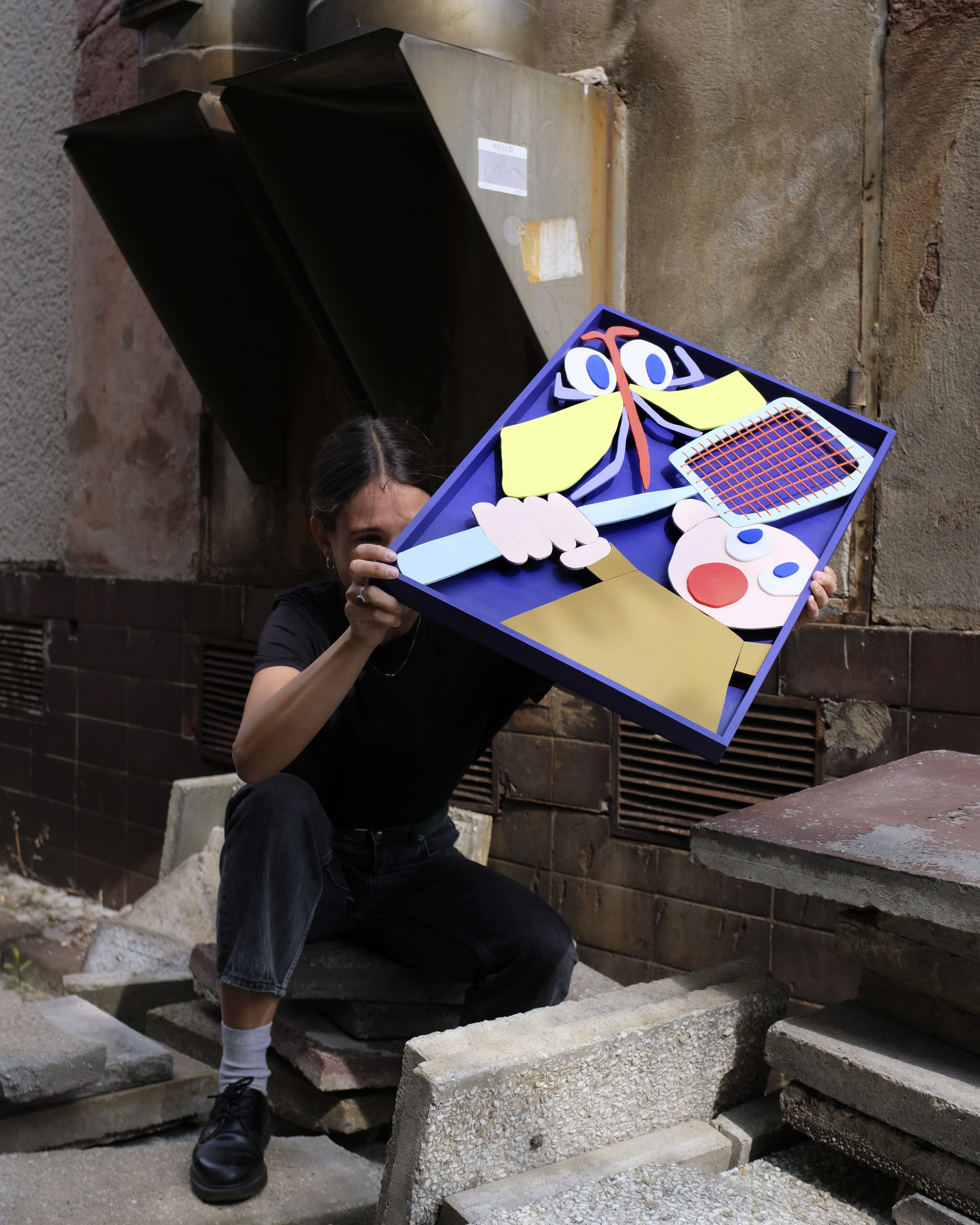 Klatsche (2023), 42 x 59,5 x 3,5cm, Acrylics on Wood, Cotton Thread