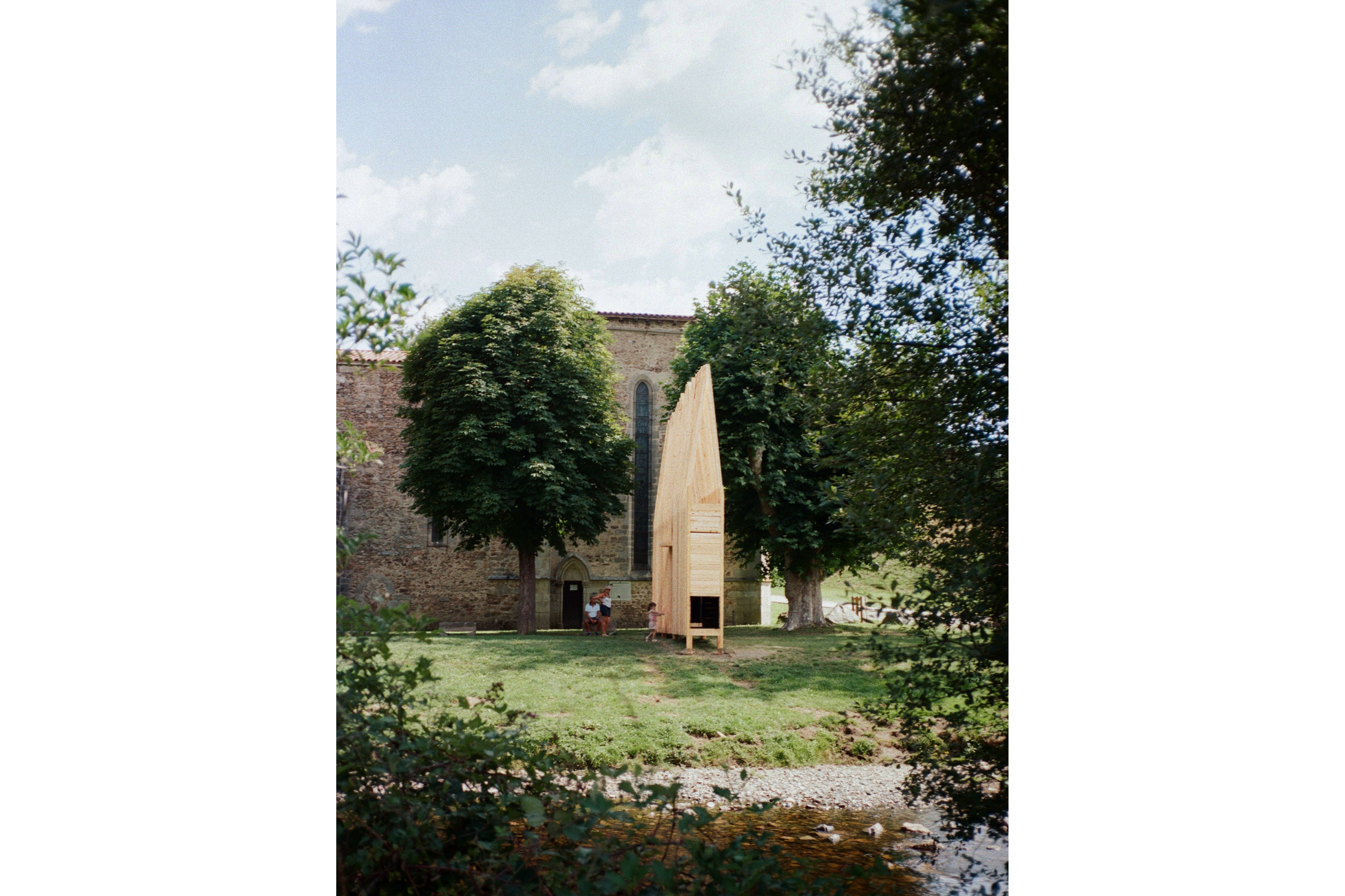 Portes de la perception, Lauréat 1er prix Festival des cabanes, Saint-Germain-Laval (42) - 2022 - livré