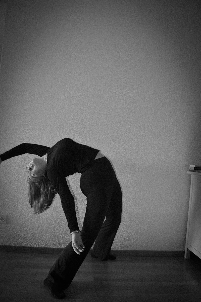 ALLES, WAS BLEIBT  von Lia Crivelli 