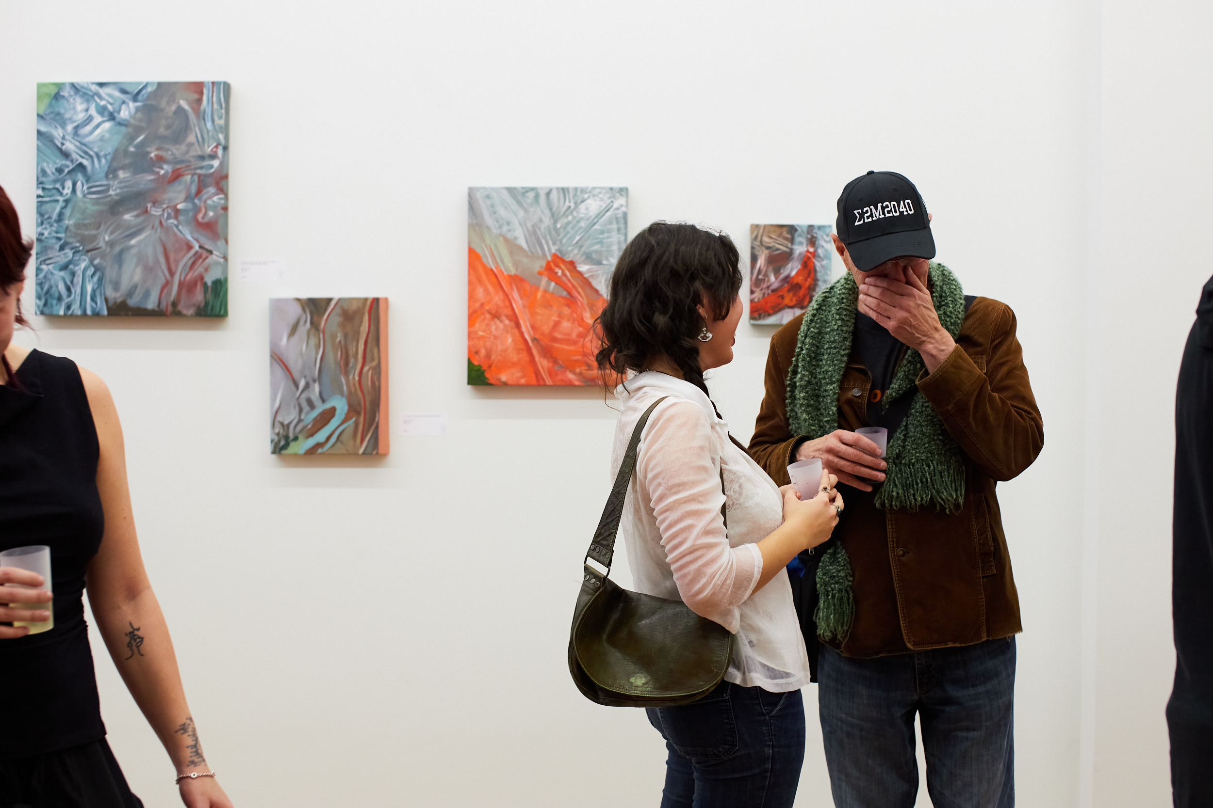 Vu d'ensemble des quatre peintures à la Galerie Wishbone