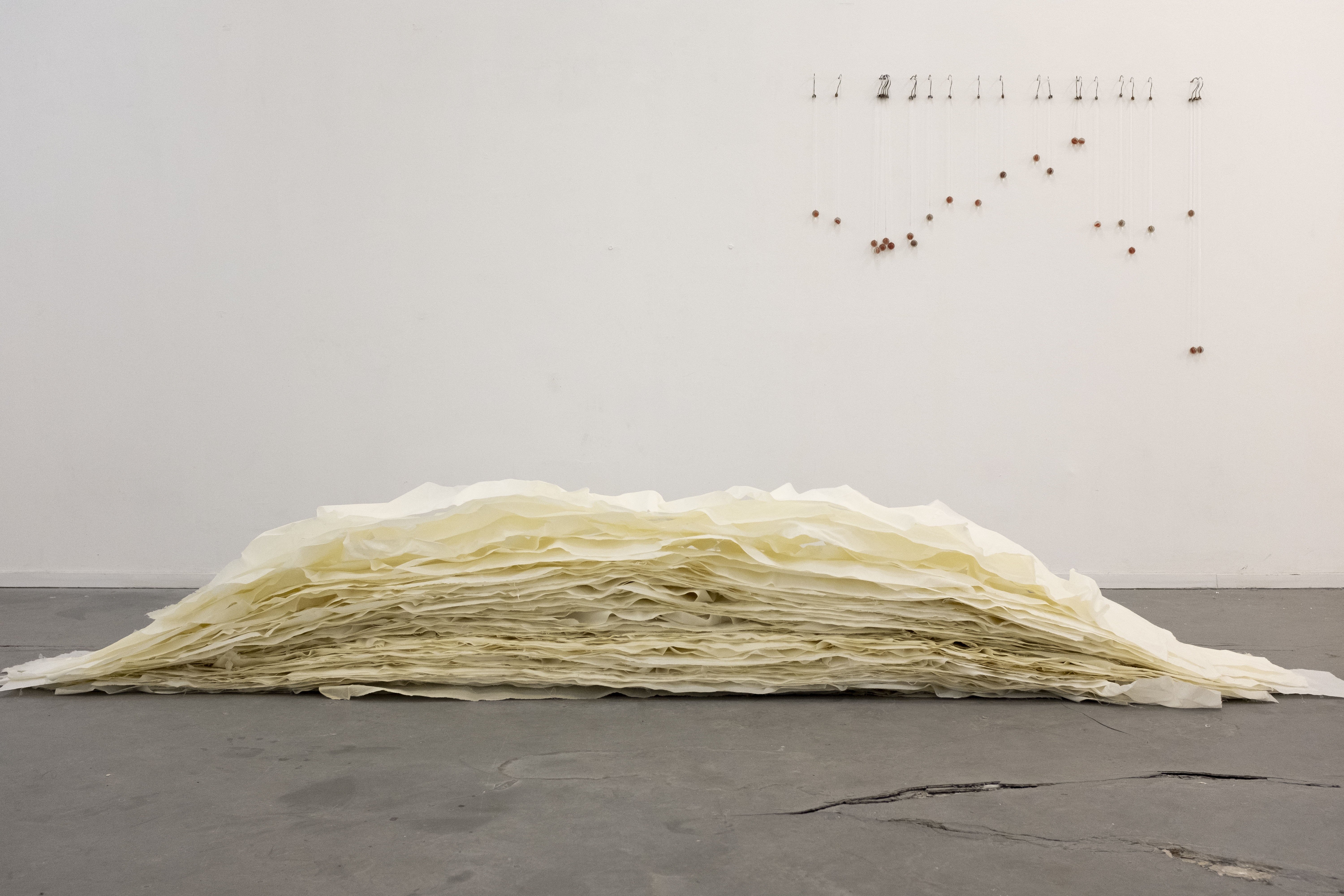 Cotton fabric and white glue, 250X30X50cm