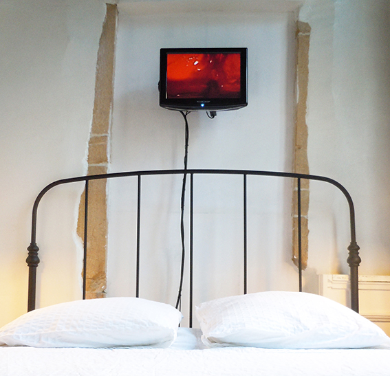 Himenoplastia, 2004, video, 1' 27