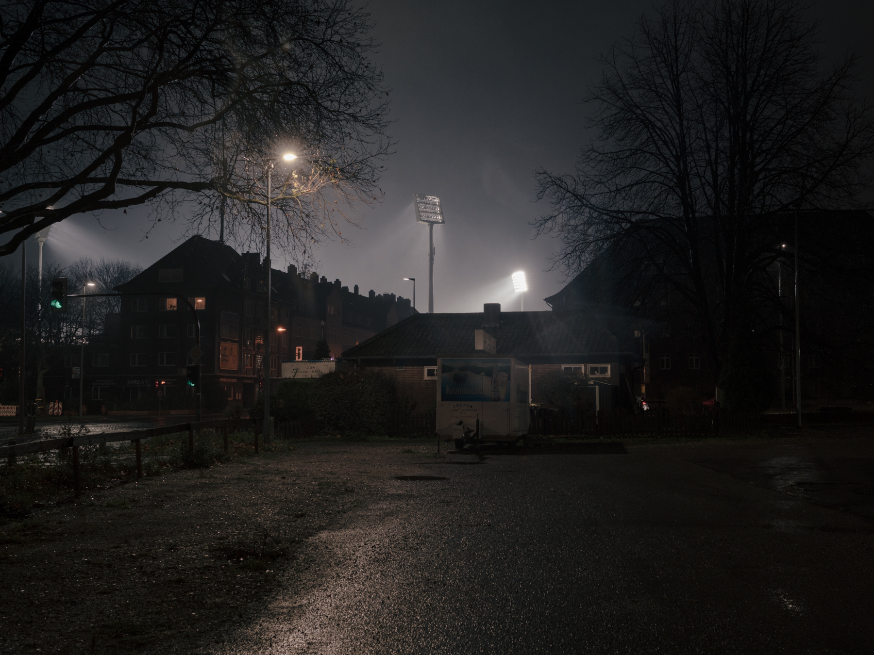 Since November 2020, no spectators have been allowed into stadiums. The 2nd Bundesliga match between VfL Bochum and Fortuna Düsseldorf (5:0) on 30 November also takes place in front of empty stands. - 30.11.2020