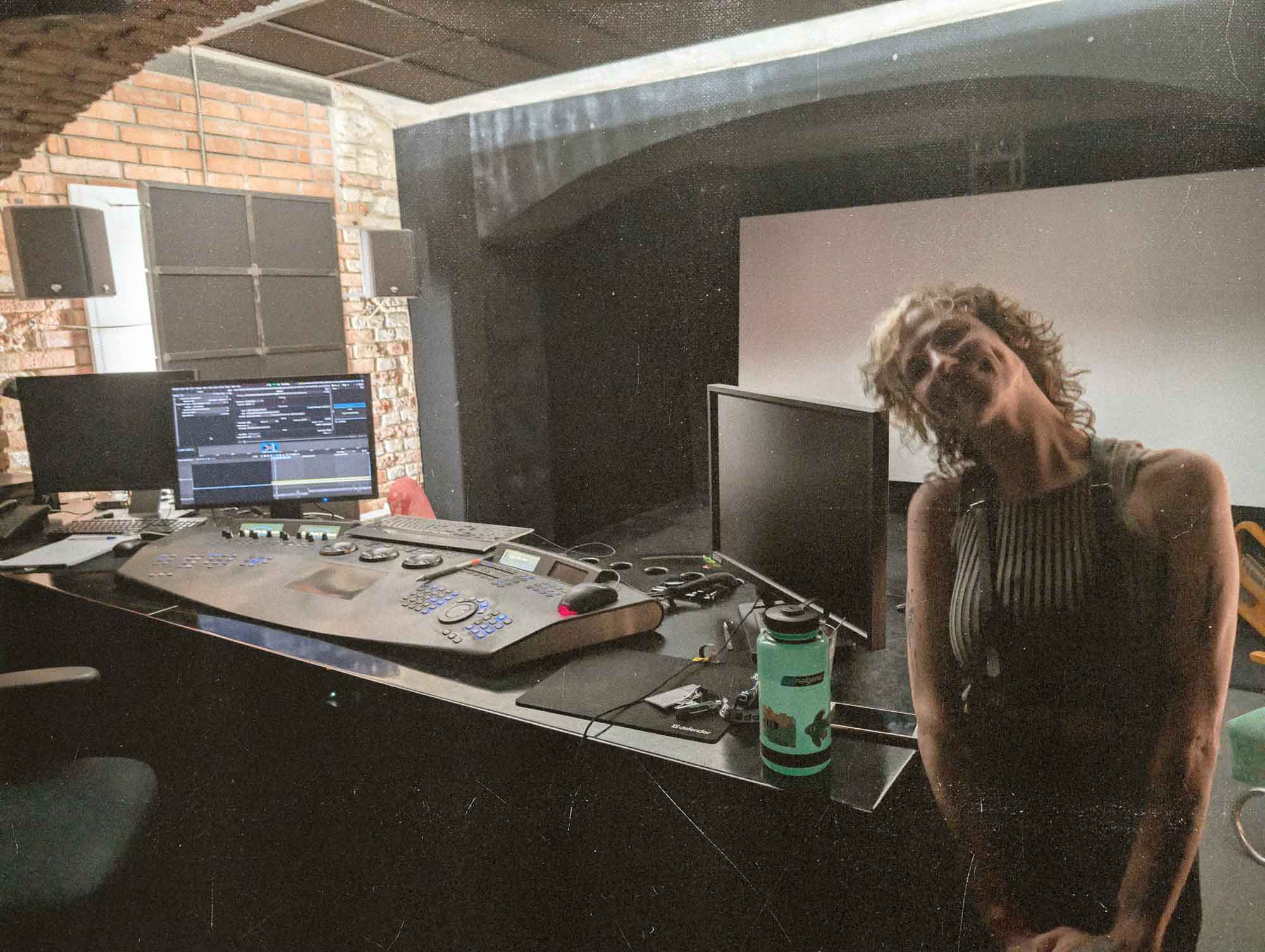 Lenka Bondorov&aacute; coloring grading Momentument