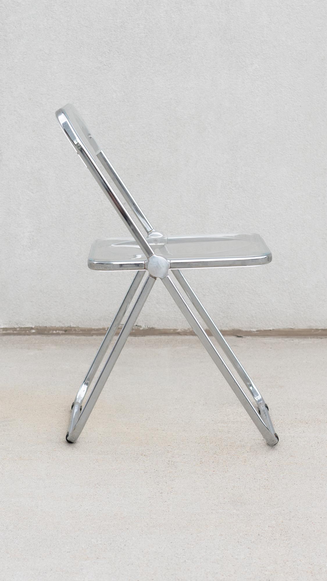 Plia Chairs by Giancarlo Piretti for sale New York City sweeterfat pink plia chair clear plia chair anonima castelli