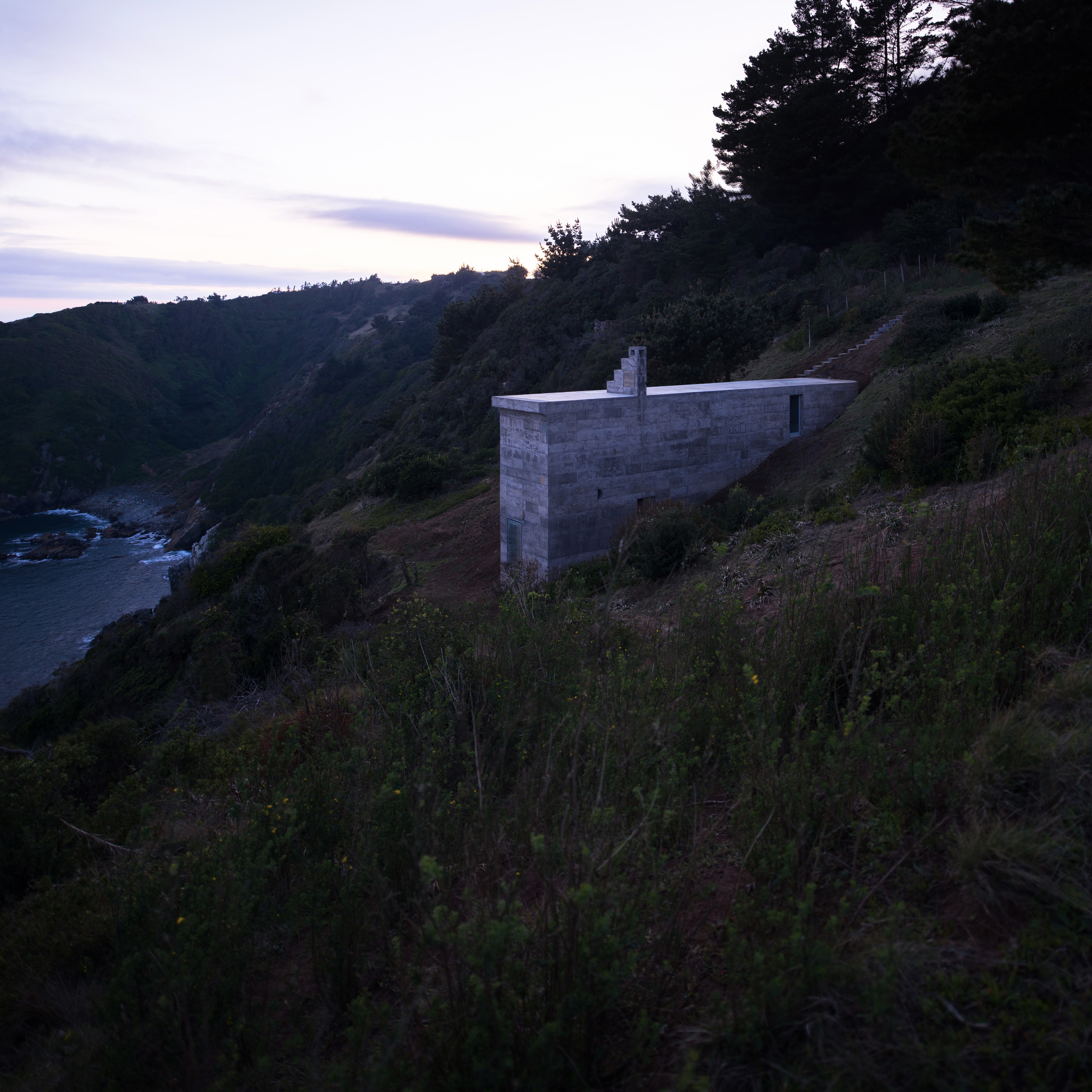 Pezo von Ellrichshausen, LOBA house, Coliumo, Chile, 2016-17. Photography: © Pezo von Ellrichshausen