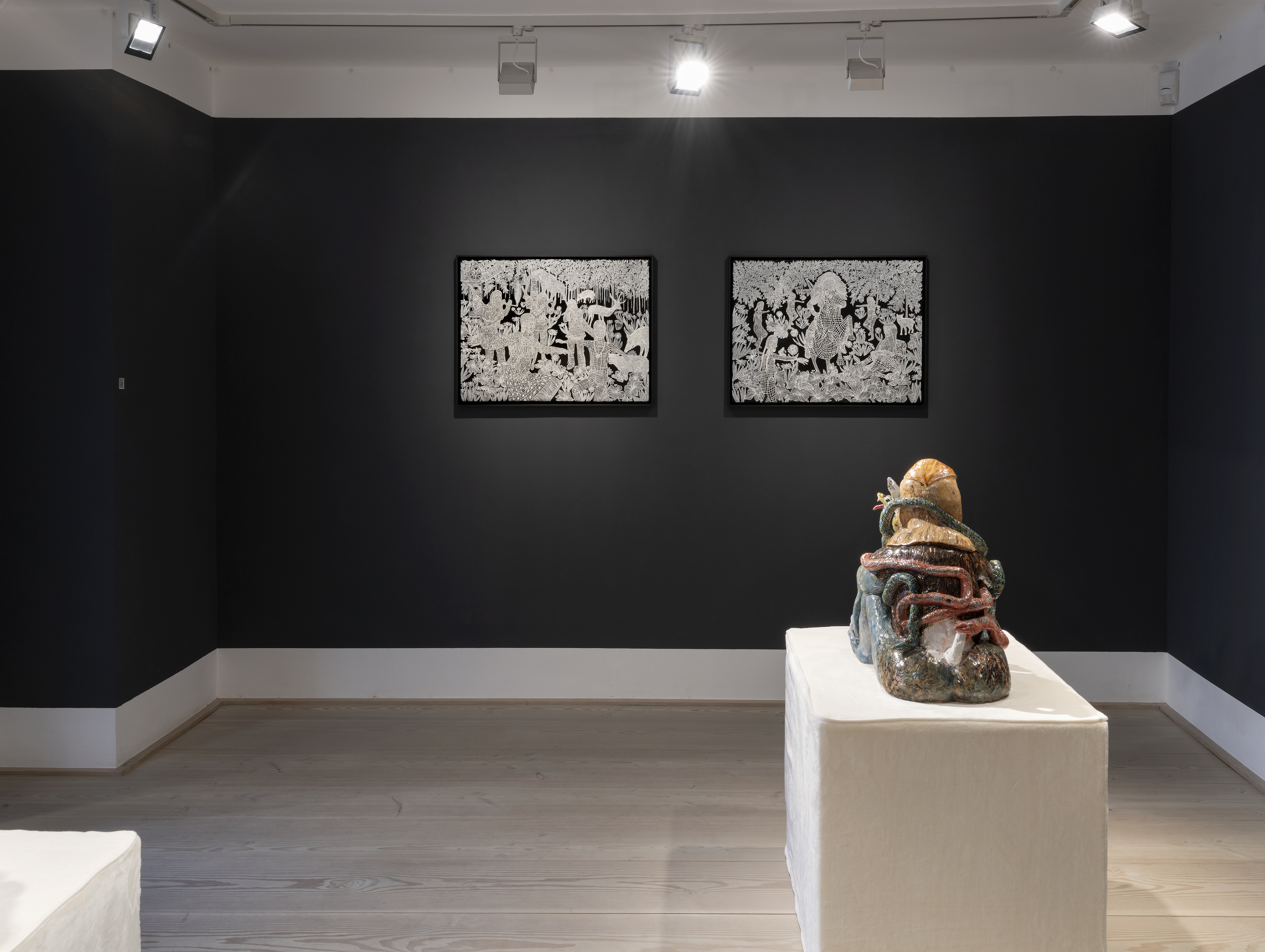 wall: Federico Solmi, Photo: Wolfgang Günzel