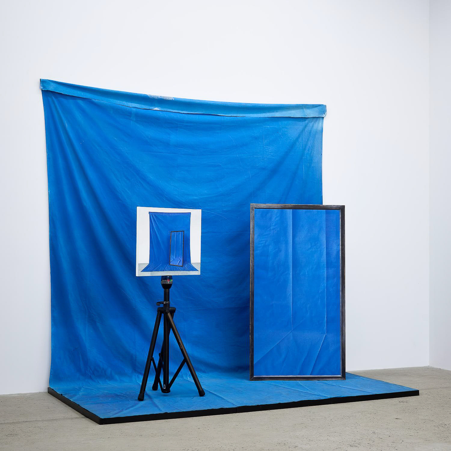 Anthony Burnham. Exposition pour Marionnette en 3 actes, Acte 1 S'insérer dans l'image. Photo : Anthony Burnham.
