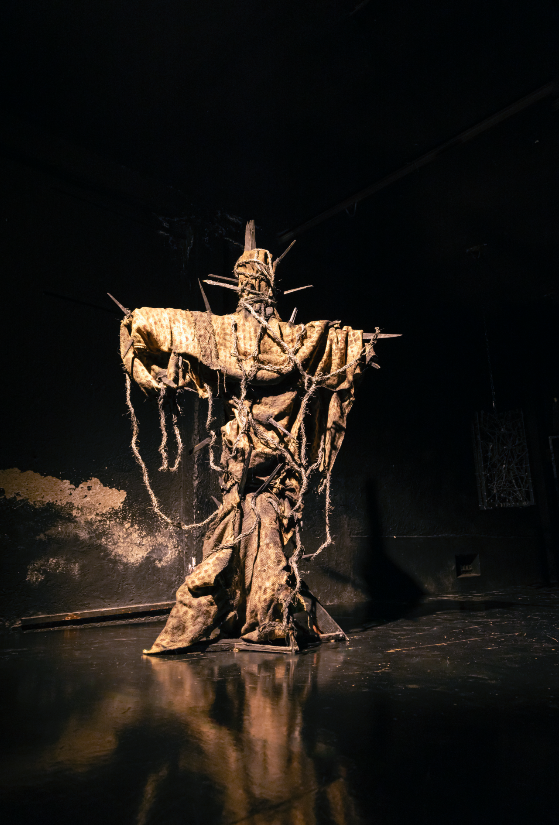 Escisión 2024, 2.5m - Mecate, yute and wood