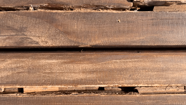 WOOD BENCH 14:31 KWUN TONG