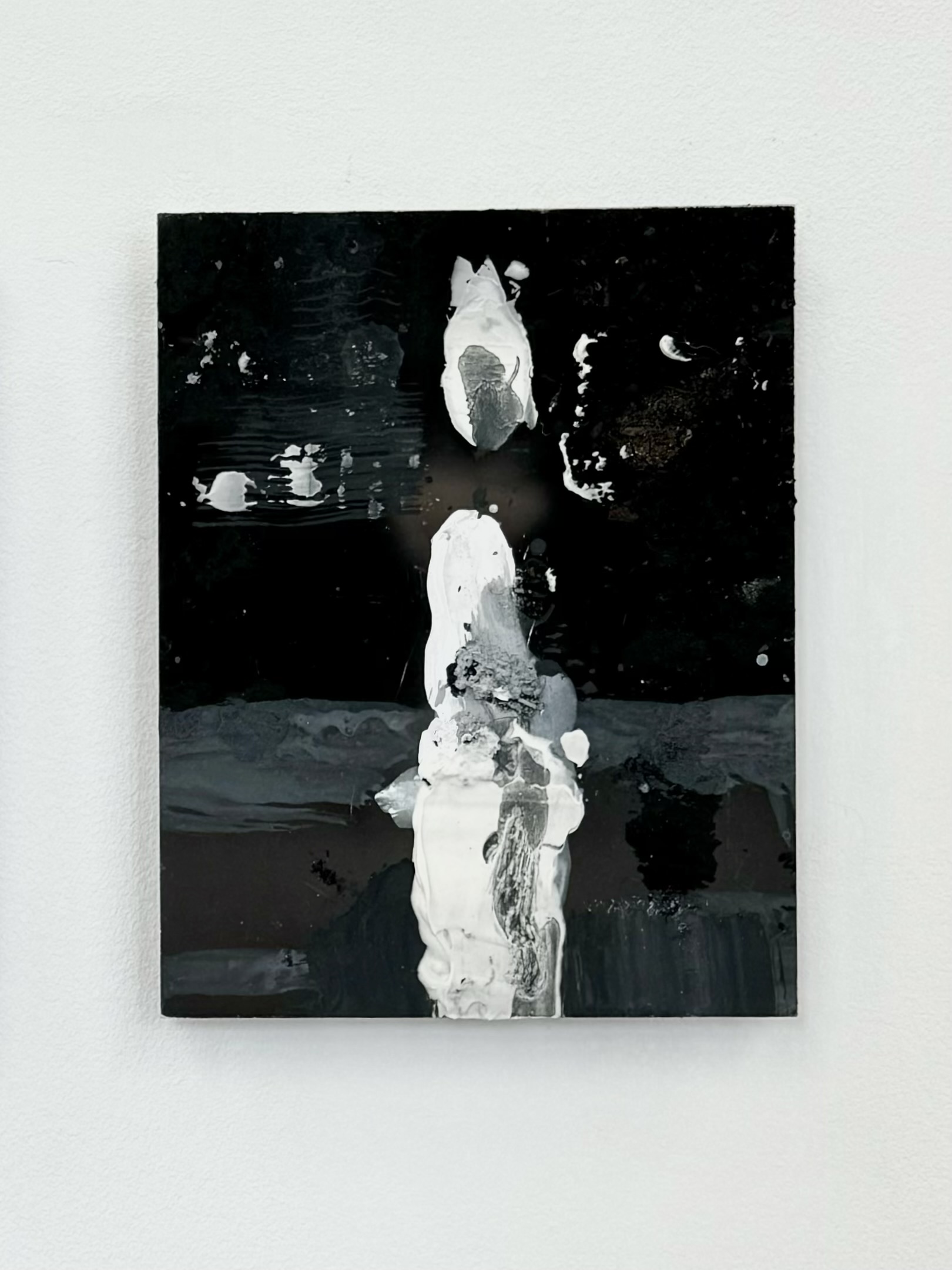 Intermezzo lll, 2024 - acrylics and soil on bubonic on aluminium frame - 18,5 cm x 14,5 cm - Private collection, London, United Kingdom