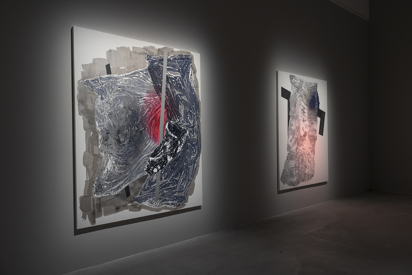 Installation exhibition view with projected colored light sources 2018