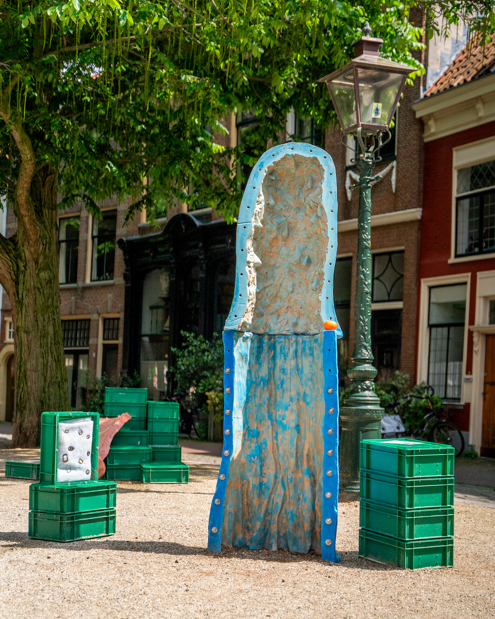 Caz Egelie, Beelden in Leiden, 2024, foto: Wilke Geurds
