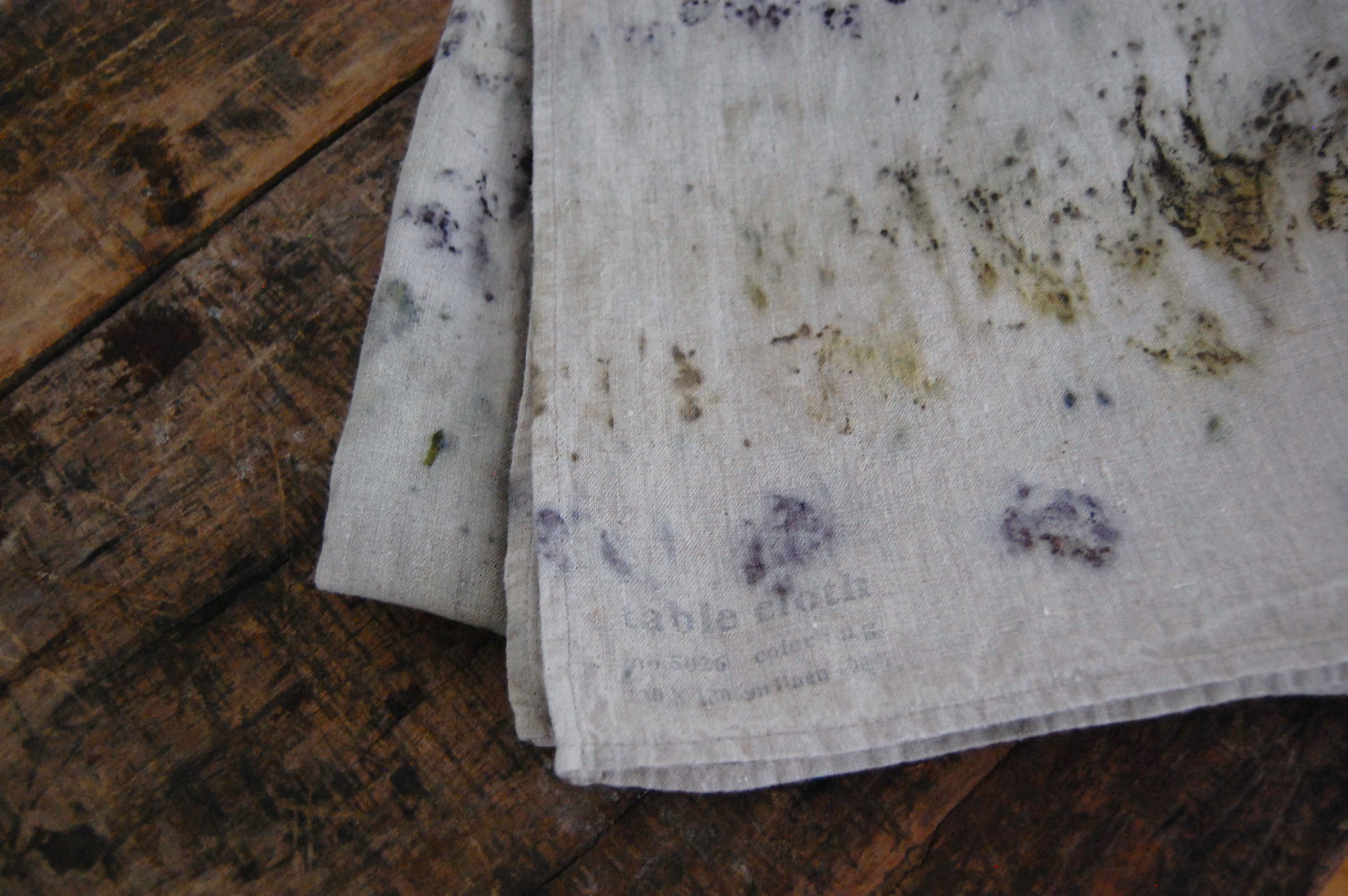 Wedding bouquet on linen. 2021.