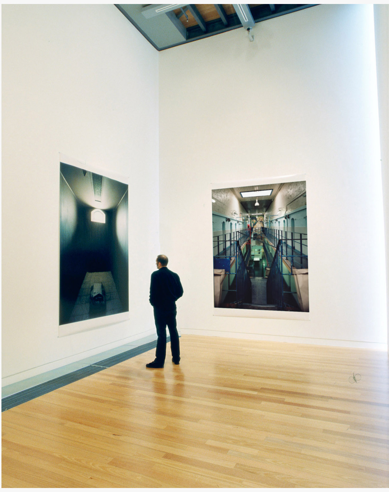 Parallel Worlds.Adam Art Gallery, Wellington, Aotearoa New Zealand, 2001.2.3x1.8M analogue C-type print ed.1
