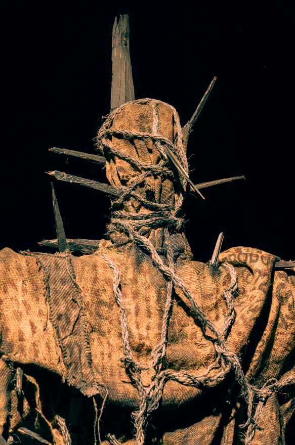 Escisión 2024, 2.5m - Mecate, yute and wood