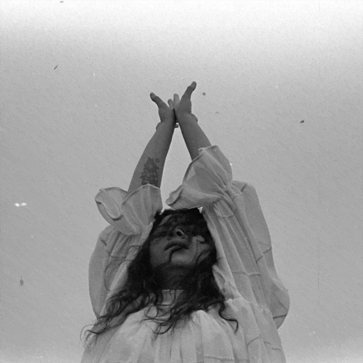 01 — Silvana Estrada