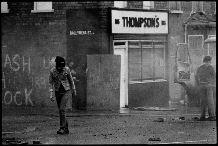 Belfast, 7 mai 1981. Émeutes dans les quartiers catholiques.