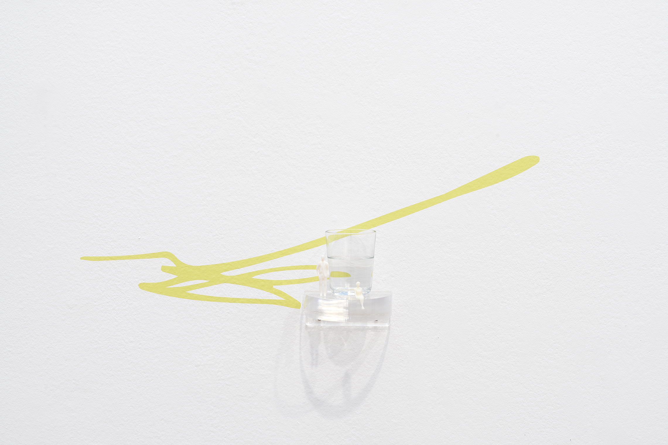 ibuprofein girl and panodil man, Reykjavik Art Museum 2021 (ibuprofein, panodil, resin, glass of water, plexiglass, wall painting)