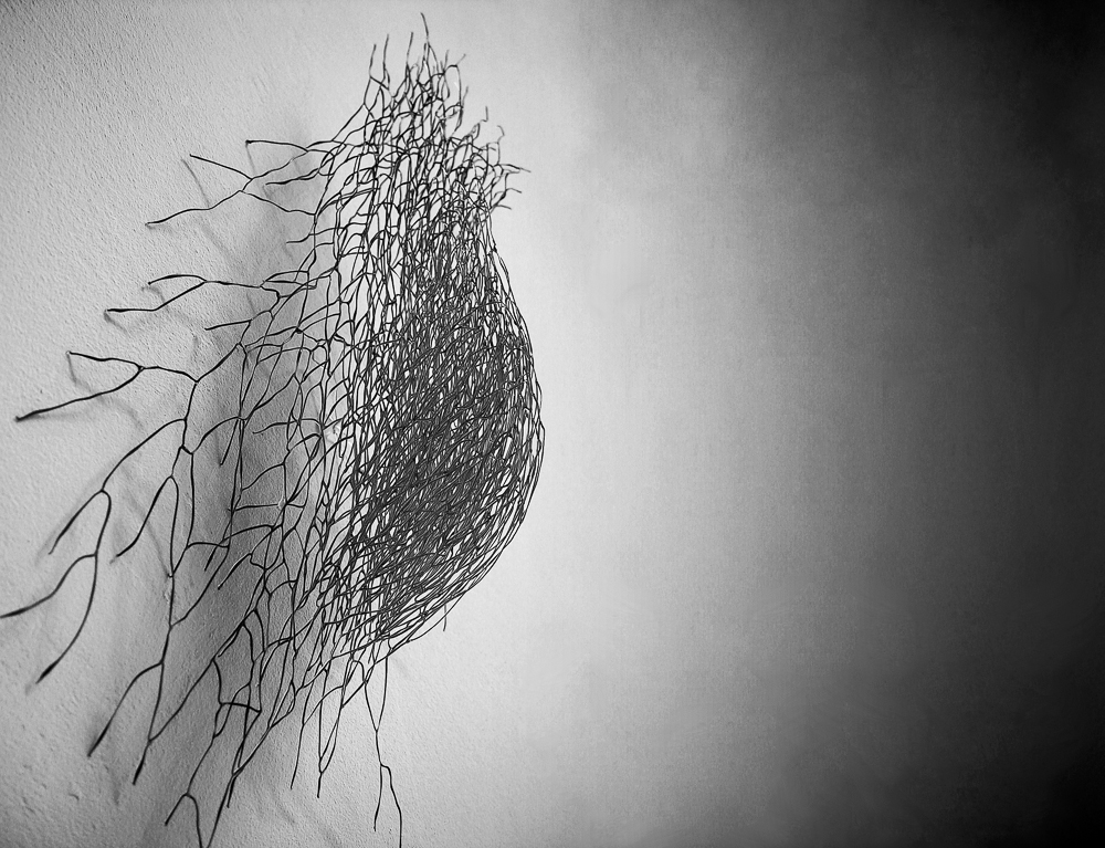 E. Eytan Hall, In Vein, 2002, lamp worked glass, 44x33x16cm (photo: Ayala Serfaty)